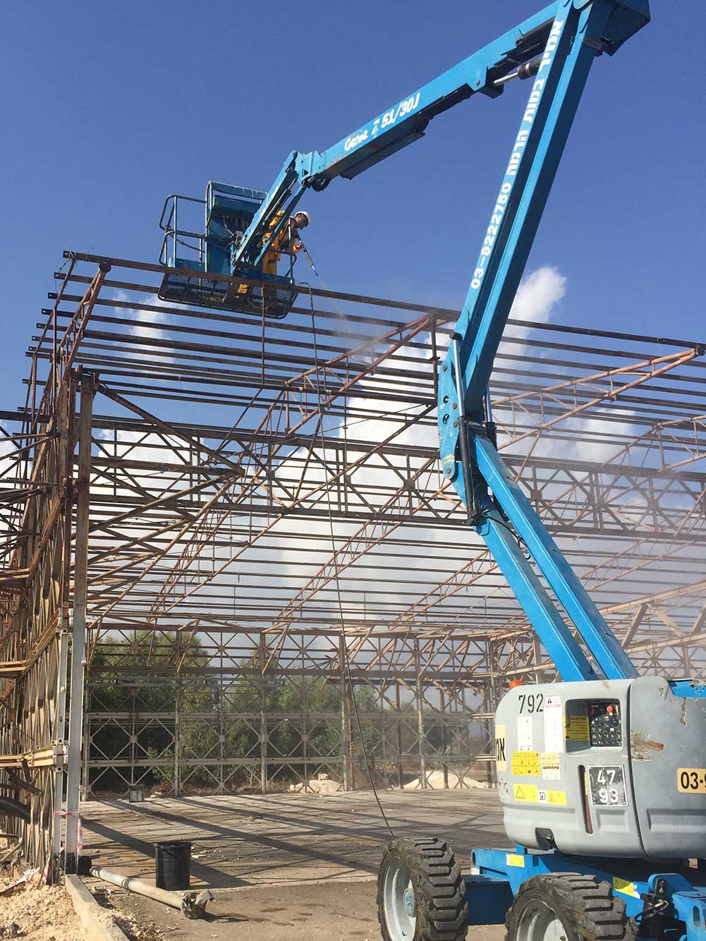 קב ונקי, ניקוי אברסיבי, צביעה תעשייתית
